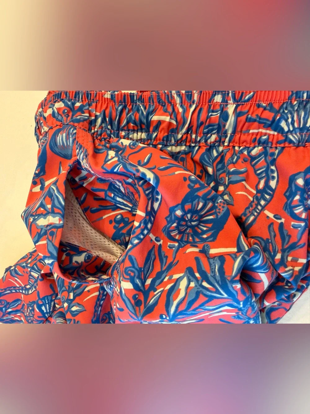 Vineyard Vines Boys Red & Blue Seahorse & Sea Creatures Print Swim Trunks Size L